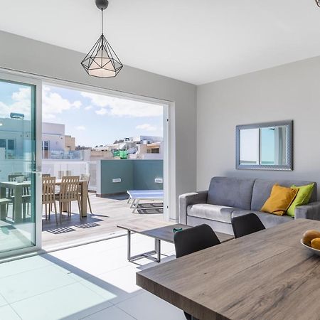 Unique Penthouse With Private Heated Jacuzzi, Close To Restaurants And Night Life Is-Swieqi エクステリア 写真