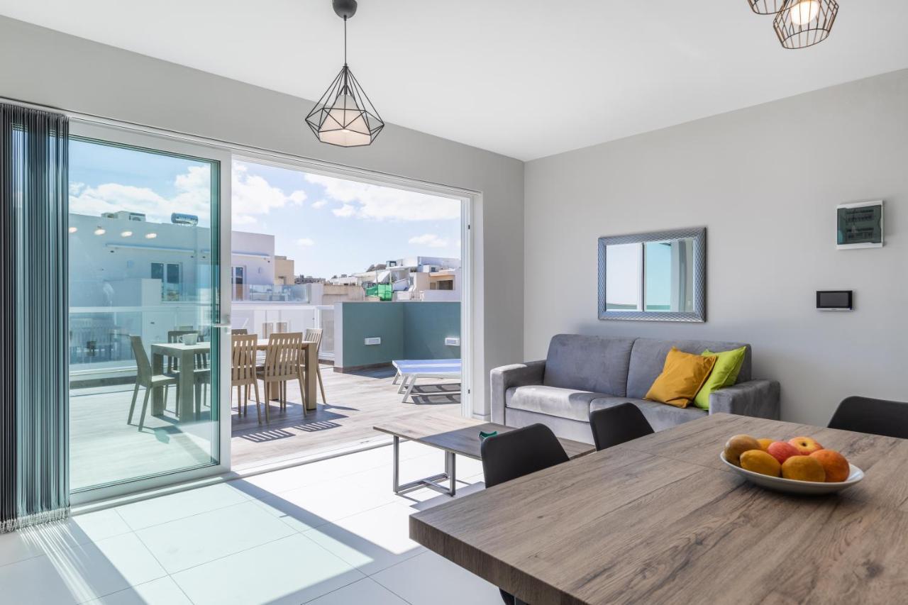 Unique Penthouse With Private Heated Jacuzzi, Close To Restaurants And Night Life Is-Swieqi エクステリア 写真