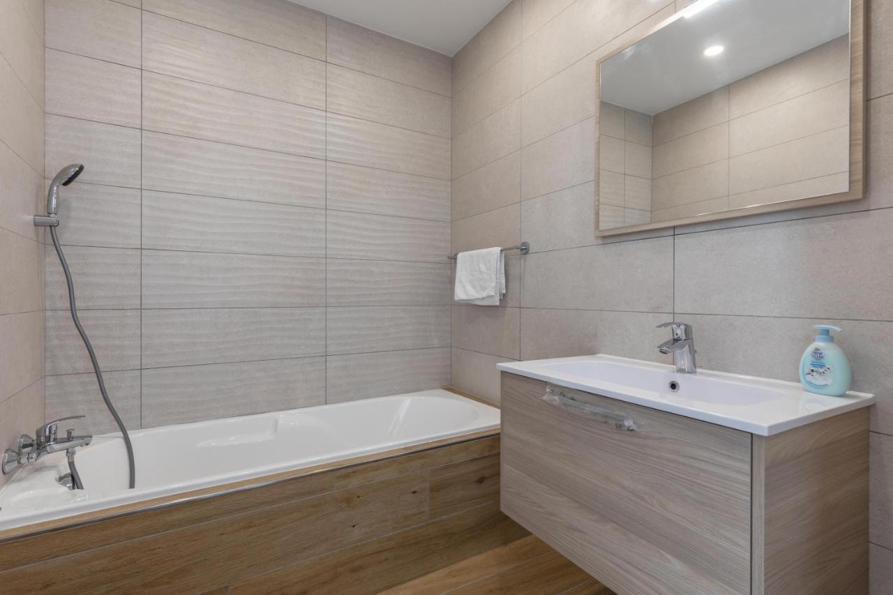Unique Penthouse With Private Heated Jacuzzi, Close To Restaurants And Night Life Is-Swieqi エクステリア 写真